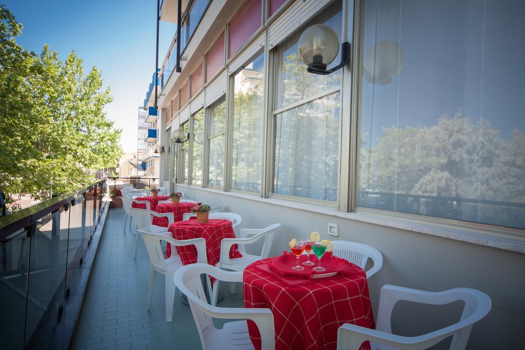Hotel Madison Riccione Exterior foto